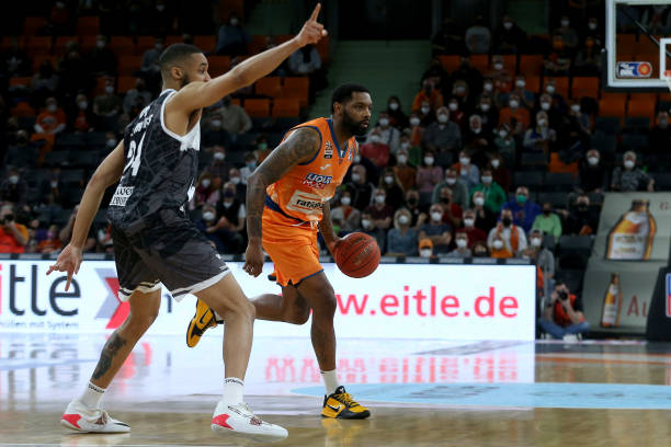 越表现征服 越表现征服