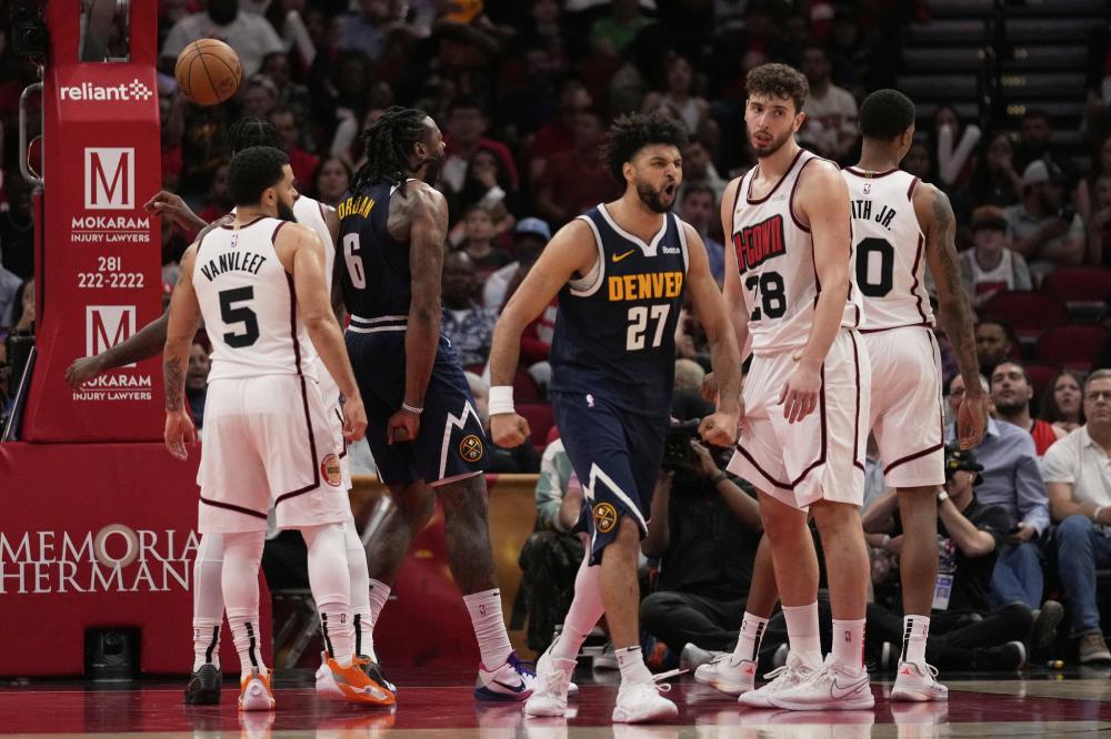 交媒体上指 交媒体上指